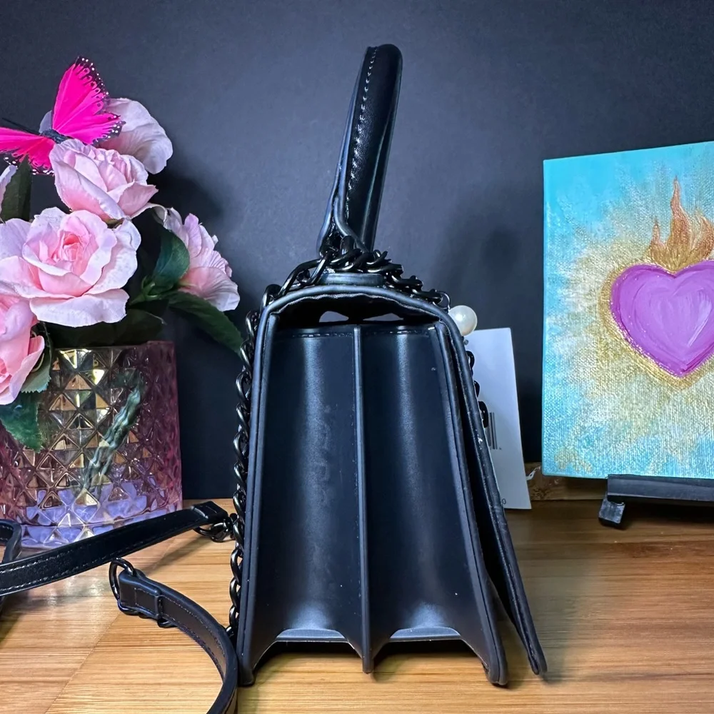 Betsey Johnson Black Handbag with Chain Accents 🖤 - Picture 5 of 11